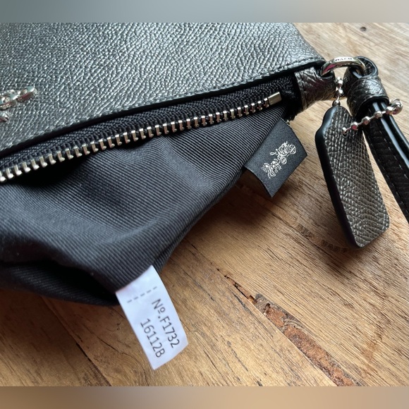 COACH Corner Zip Wristlet Metallic Graphite Gray NWOT - Picture 14 of 14